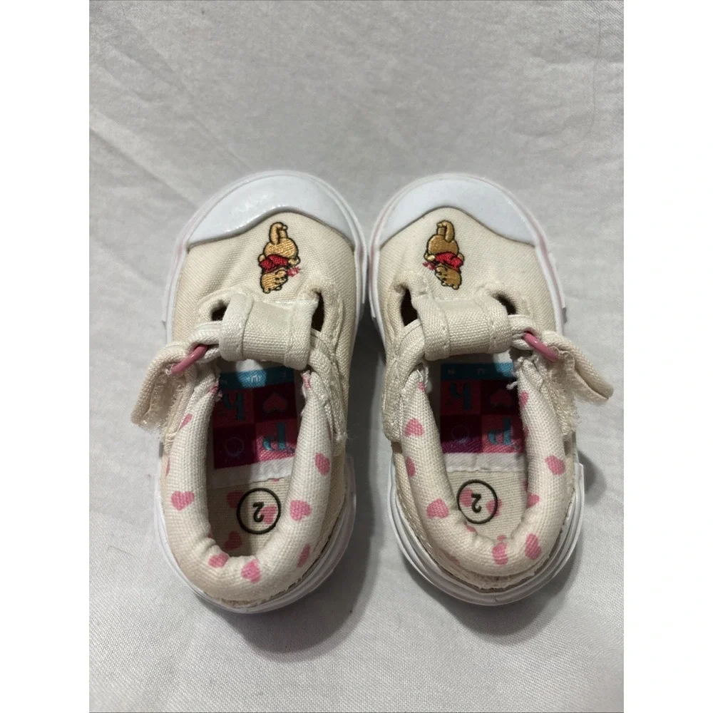Winnie the pooh vintage Disney kids shoes girls size 2T hearts casual